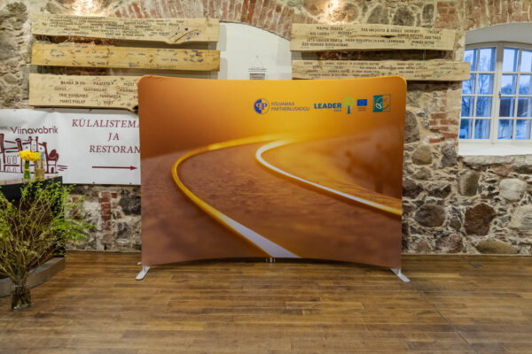 Curved Light - AdExpo